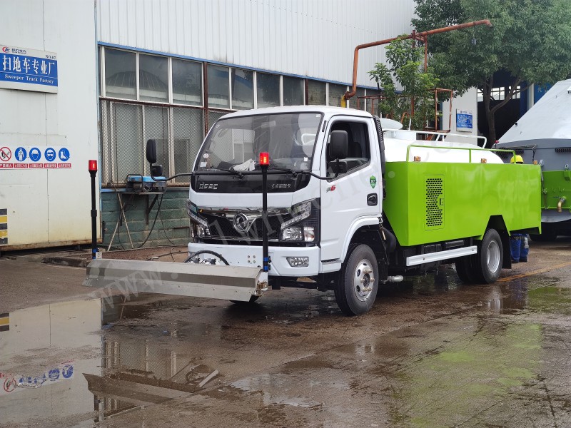 東風小多利卡4方路面清洗車 小型路面養護車廠家 清洗車報價