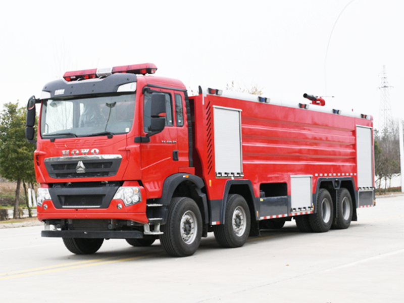 重汽豪沃25噸水罐消防車